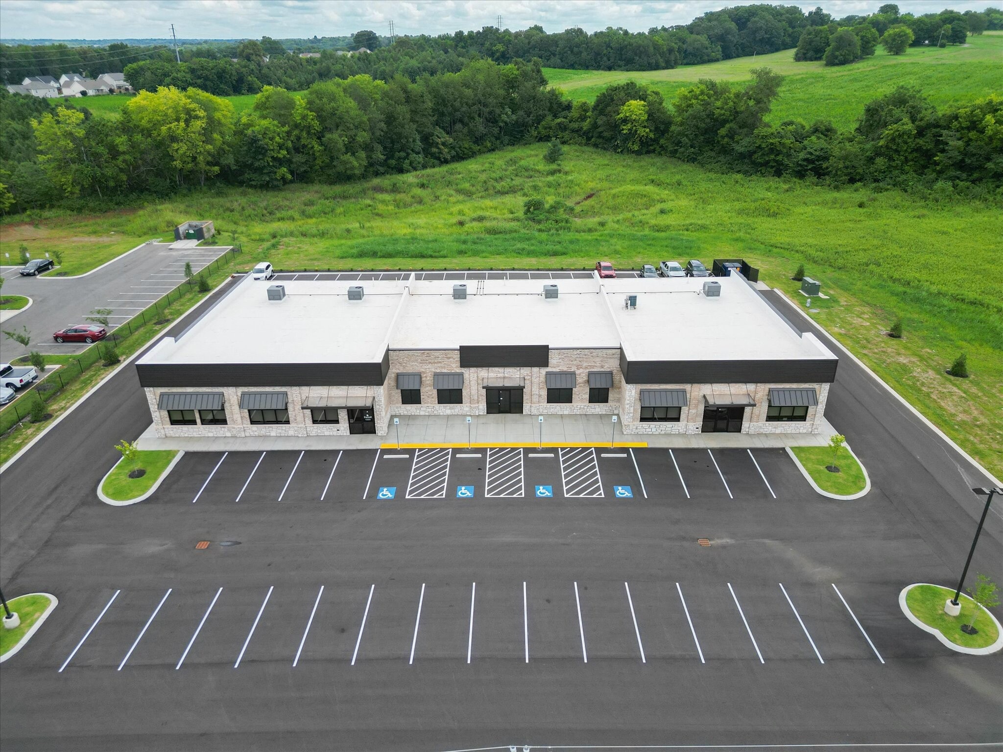 625 Hornbuckle Rd, Clarksville, TN à louer Photo principale- Image 1 de 40