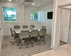 17100 Royal Palm Blvd, Weston, FL for lease Interior Photo- Image 2 of 3
