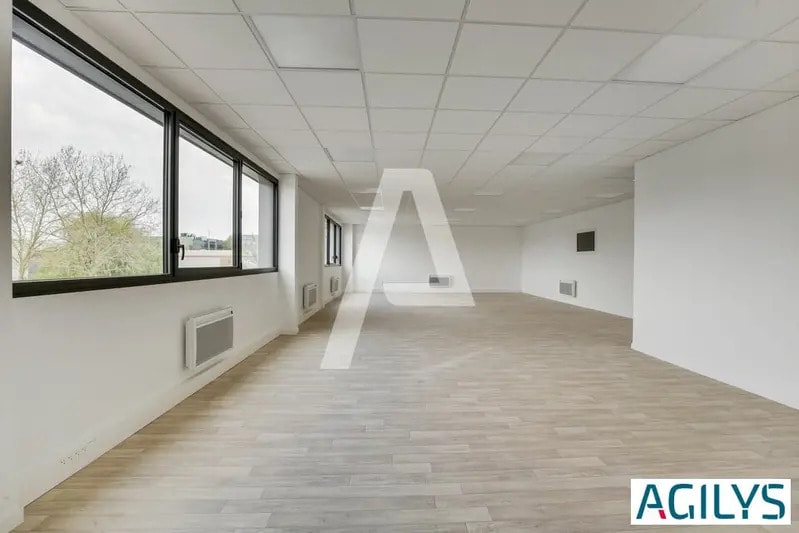 Flex in for lease - Interior Photo - Image 3 of 13