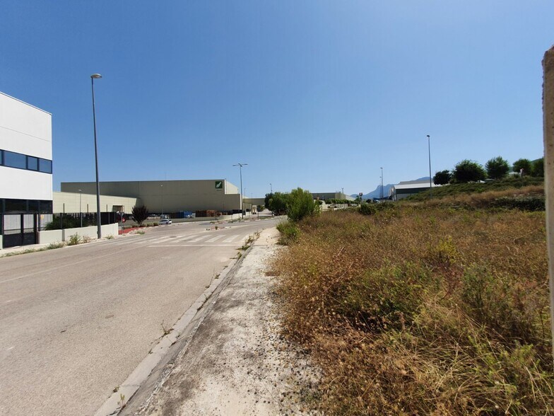 Industriel dans Atzeneta d'Albaida, Valencia à vendre - Photo du bâtiment - Image 2 de 4