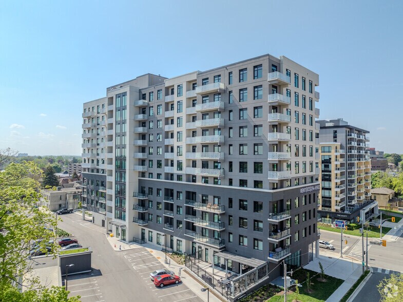 66 Weber St E, Kitchener, ON à vendre - Photo principale - Image 1 de 1