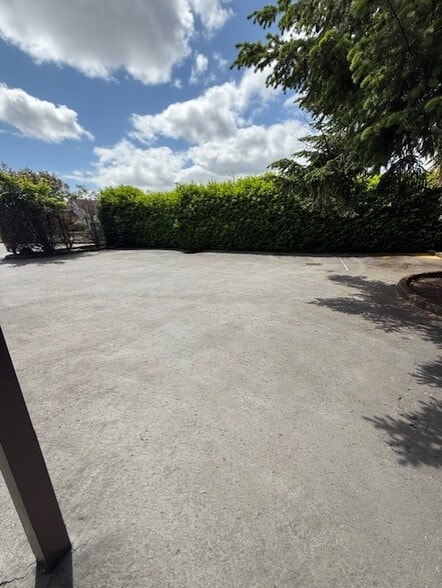 4245 SW 109th Ave, Beaverton, OR for lease - Building Photo - Image 3 of 25