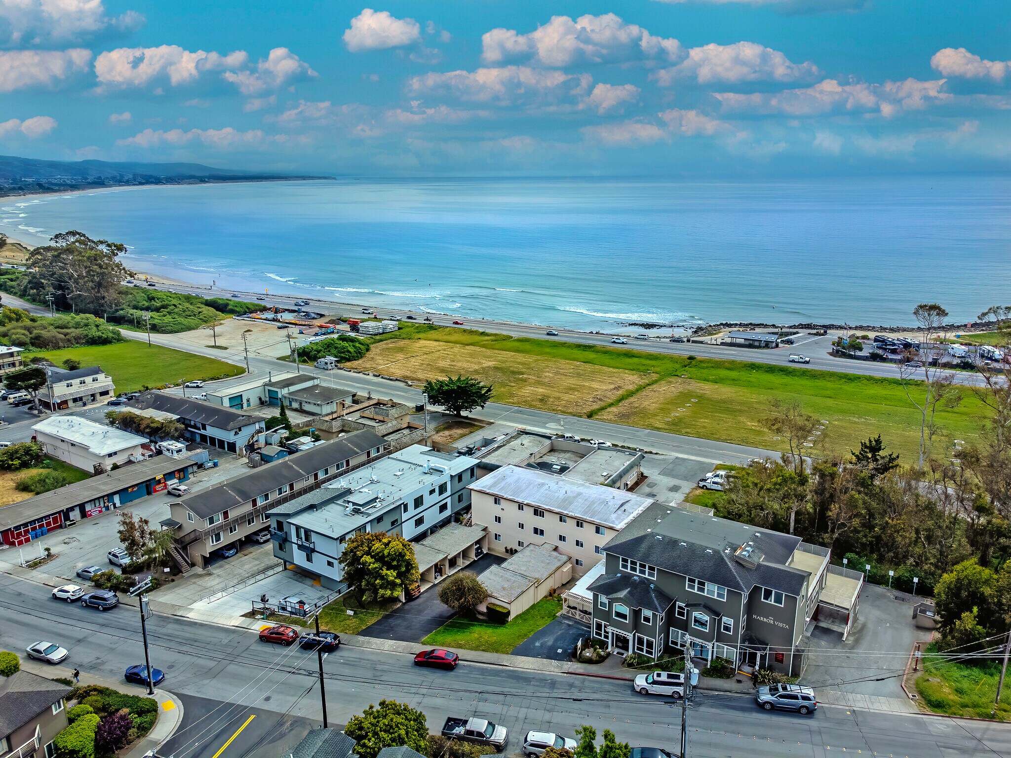 510 Avenue Alhambra, Half Moon Bay, CA à vendre Photo principale- Image 1 de 65