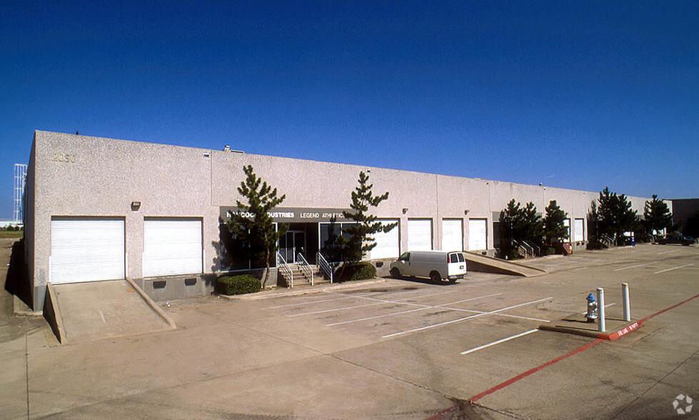 2050 Forest Ln, Garland, TX for lease - Building Photo - Image 1 of 8