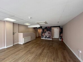 90 High St, Tring for lease Interior Photo- Image 1 of 12