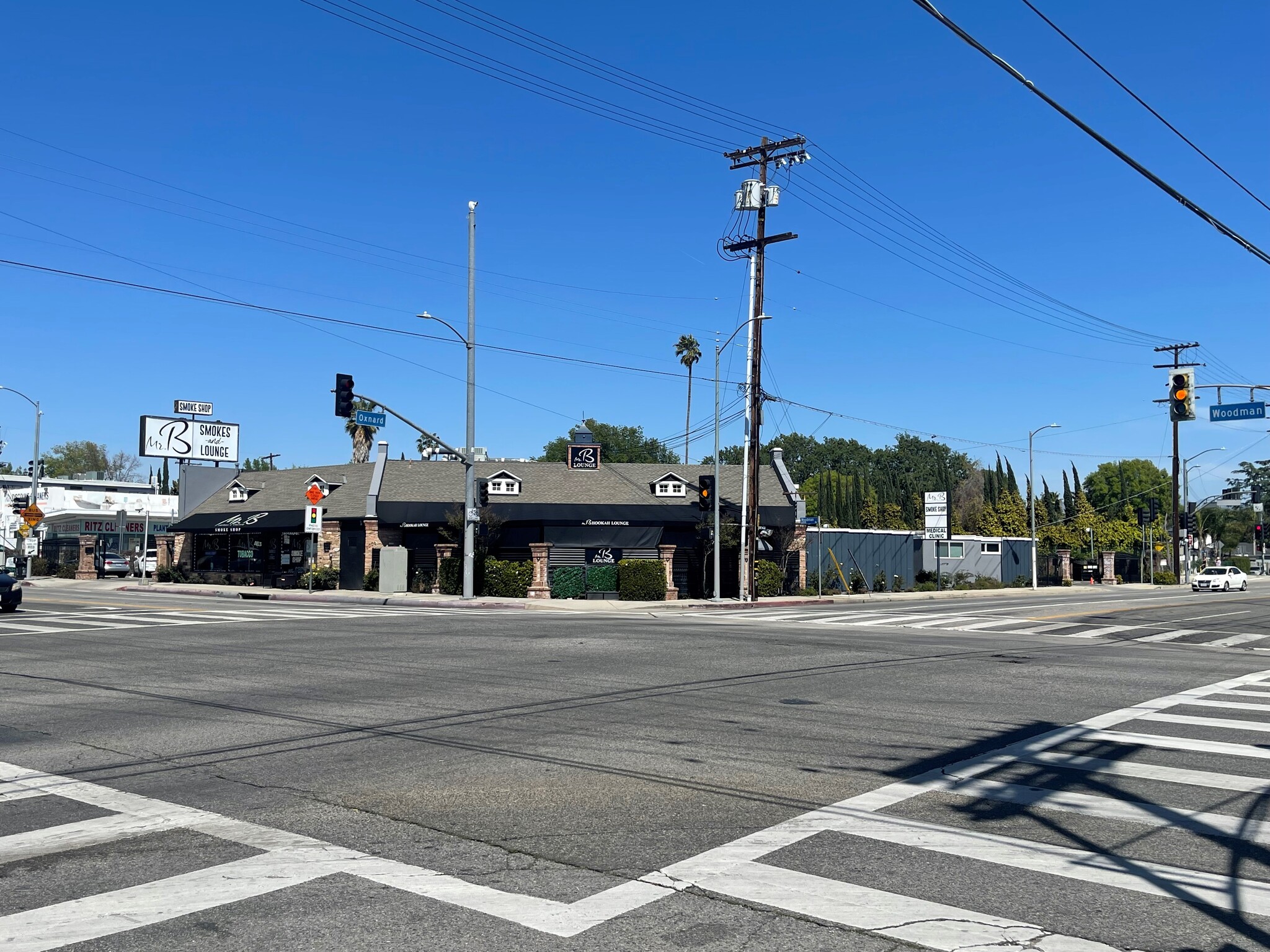 13651 Oxnard St, Van Nuys, CA for lease Building Photo- Image 1 of 33