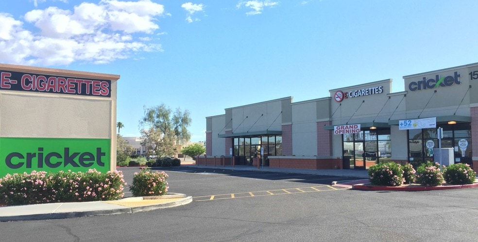 15813 N Cave Creek Rd, Phoenix, AZ à louer - Photo du bâtiment - Image 2 de 2