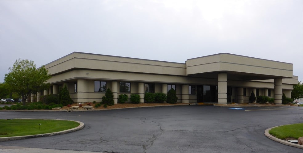 1477 E 83rd Ave, Merrillville, IN à louer - Photo du bâtiment - Image 3 de 28