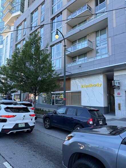 3005 Peachtree Rd NE, Atlanta, GA à louer - Photo du bâtiment - Image 3 de 12