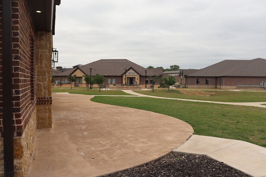 11655 Independence Pky, Frisco, TX à louer - Photo du bâtiment - Image 3 de 5