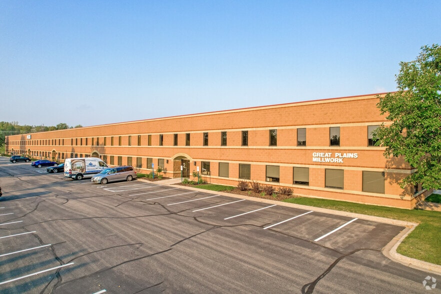 6866 33rd St N, Oakdale, MN for lease - Building Photo - Image 1 of 6