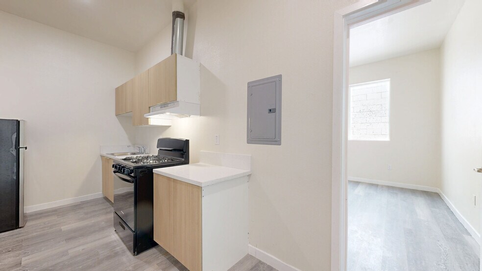 3217 S Central Ave, Los Angeles, CA à vendre - Numérisation 3D de Matterport - Image 3 de 27