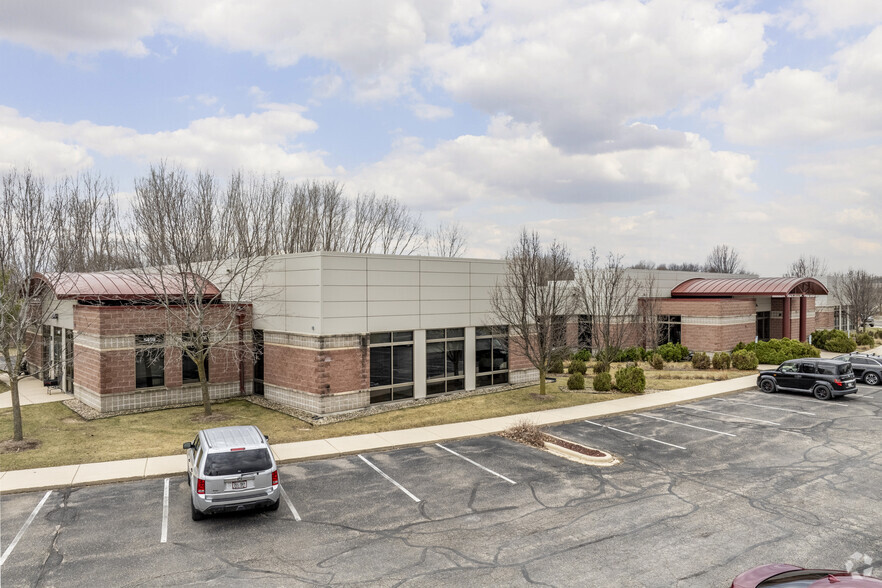 5459 Fen Oak Dr, Madison, WI for lease - Building Photo - Image 1 of 18