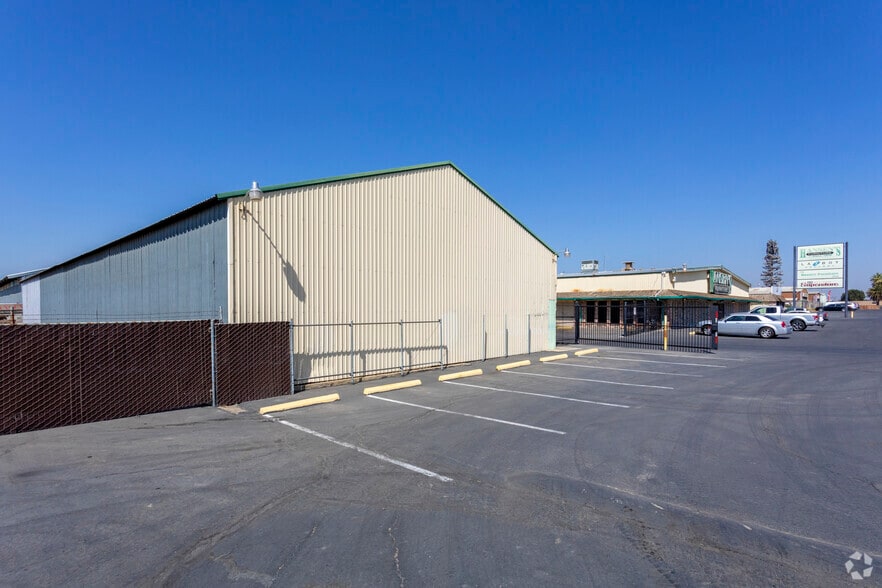 6109-6165 N Winton Way, Winton, CA for lease - Building Photo - Image 1 of 5