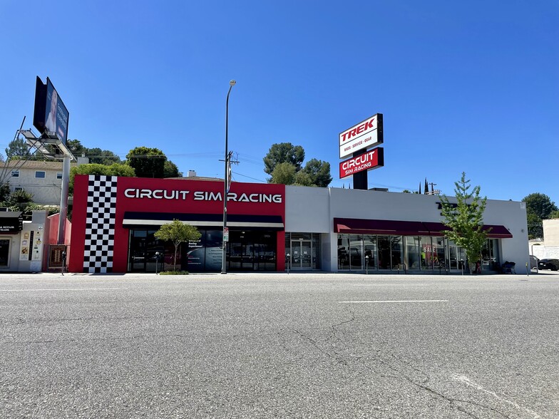 21522-21526 Ventura Blvd, Woodland Hills, CA for lease - Building Photo - Image 3 of 7