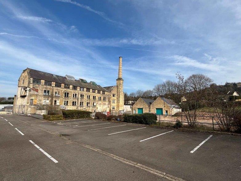 Bath Road Trading Estate, Stroud for sale - Building Photo - Image 2 of 4