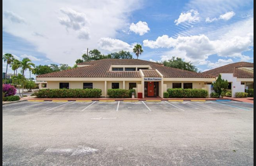 5285 Summerlin Rd, Fort Myers, FL for lease - Building Photo - Image 3 of 4