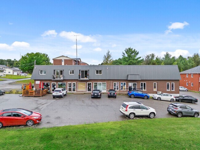 More details for 95-99 Principale Rue, St-François-Xavier-de-Brompton, QC - Retail for Sale