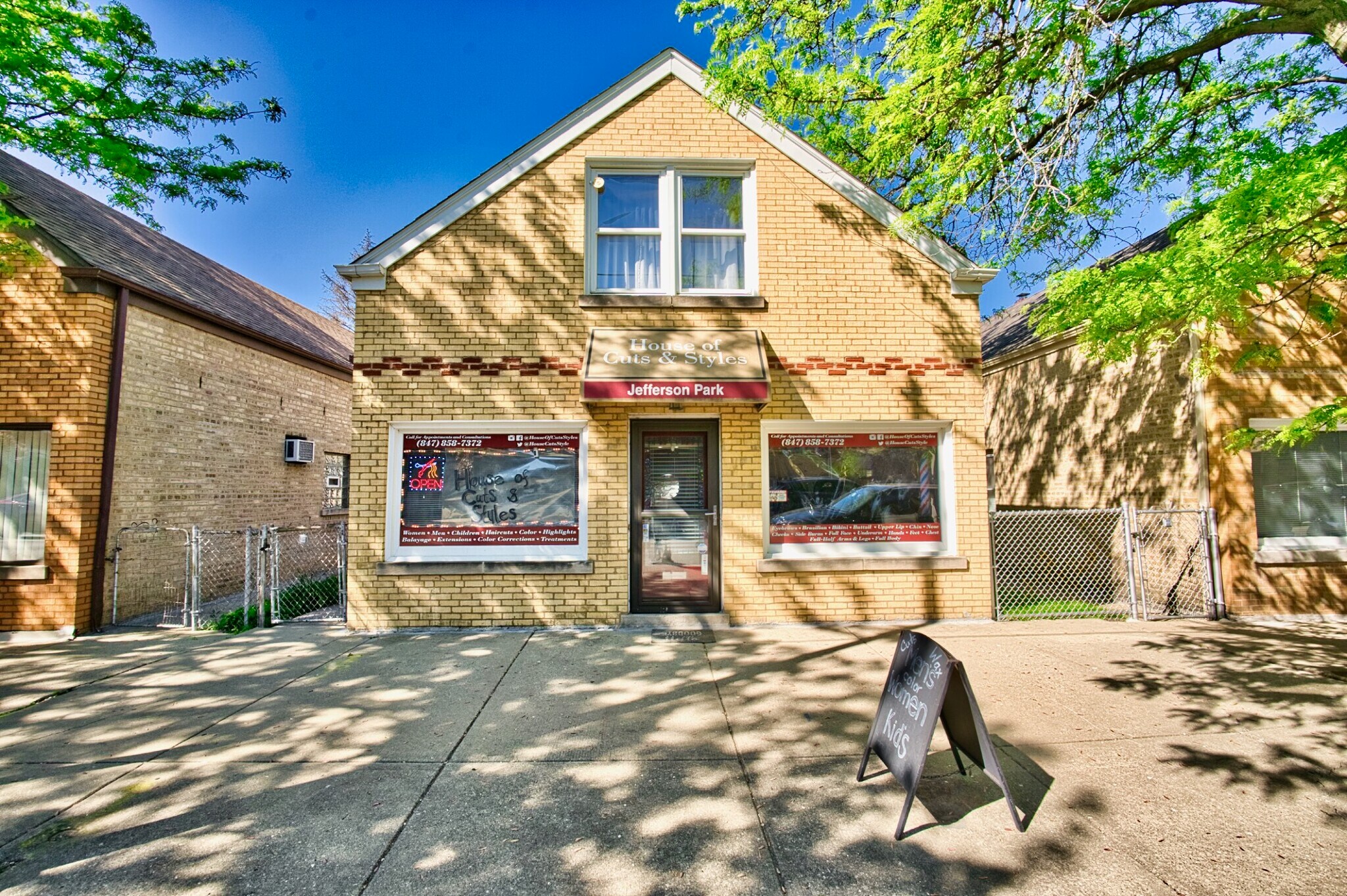 5728 W Higgins Ave, Chicago, IL à vendre Photo du bâtiment- Image 1 de 13