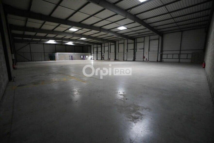 Industrial in Longvic for lease - Building Photo - Image 2 of 12