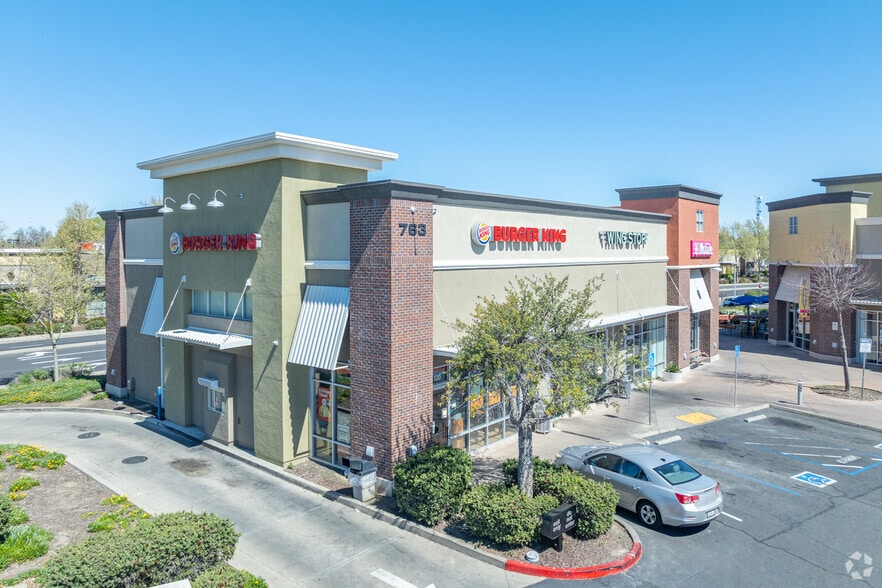 Riverpoint Cir, West Sacramento, CA for lease - Building Photo - Image 1 of 34