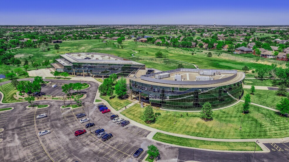 8300 E Thorn Dr, Wichita, KS for lease - Primary Photo - Image 1 of 63