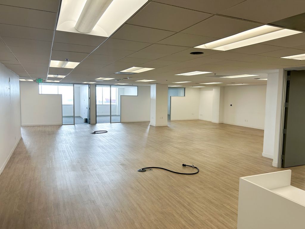 8730 W Sunset Blvd, West Hollywood, CA for lease Interior Photo- Image 1 of 7