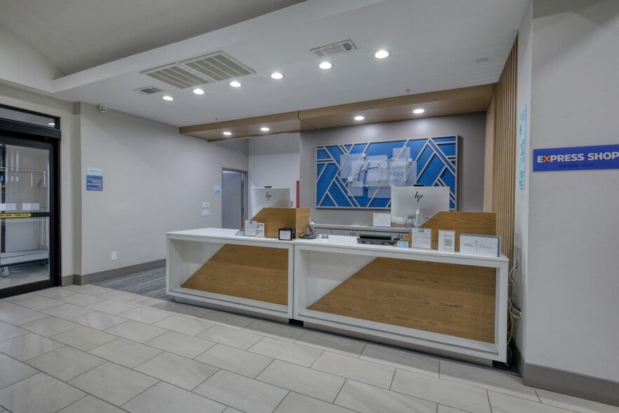 46300 Interstate 10, Winnie, TX à vendre - Hall d’entrée - Image 3 de 18