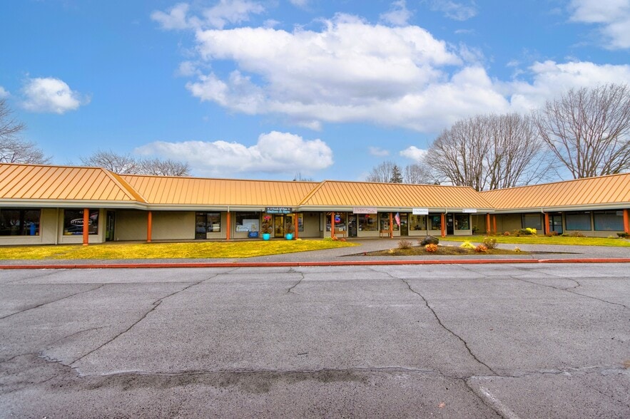 421-491 NE Burnside Rd, Gresham, OR for sale - Building Photo - Image 1 of 10