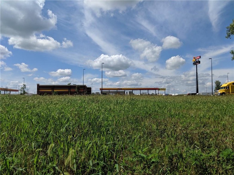 County Fair Dr, Decatur, IL for sale - Primary Photo - Image 1 of 6