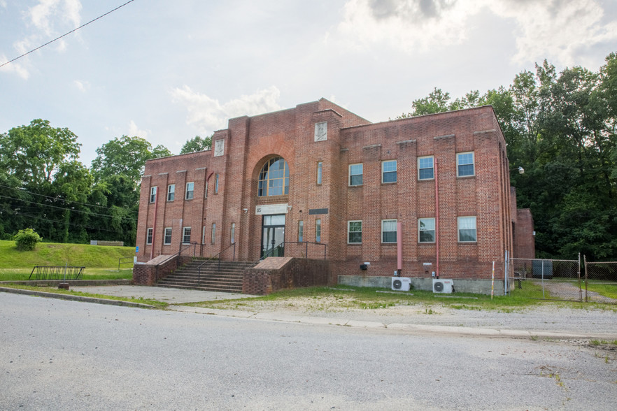 105 School St, Emporia, VA à vendre - Photo du bâtiment - Image 1 de 1