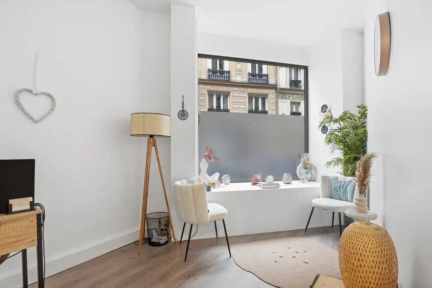 Office in Paris for sale - Interior Photo - Image 3 of 7