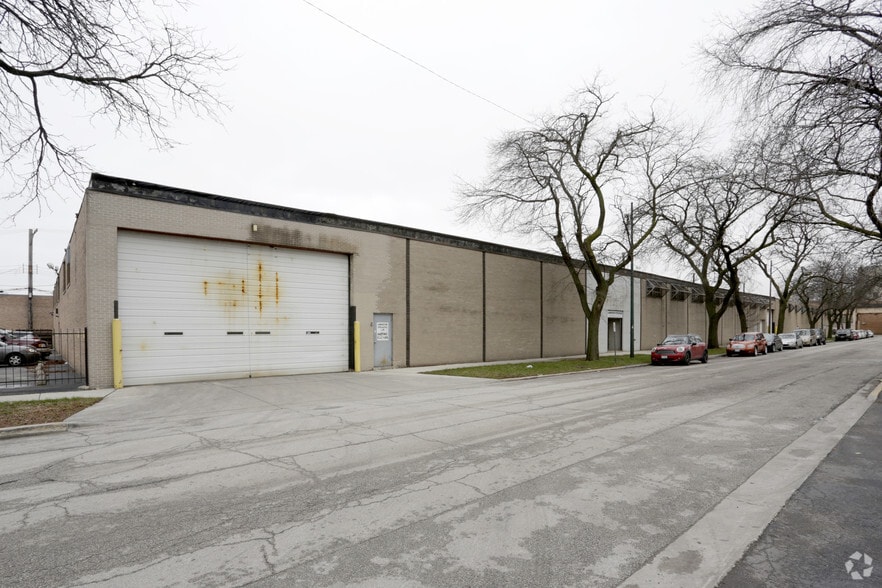 235 N Artesian Ave, Chicago, IL for lease - Primary Photo - Image 1 of 2
