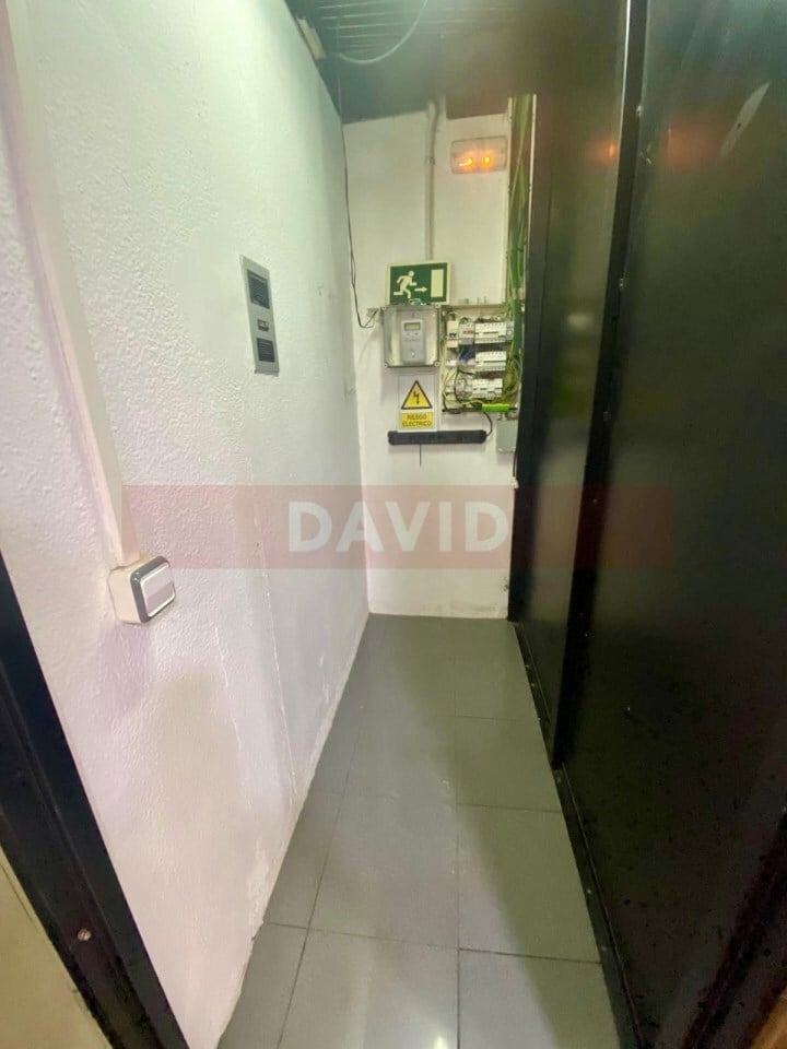 Retail in Barcelona, Barcelona for lease Interior Photo- Image 1 of 7