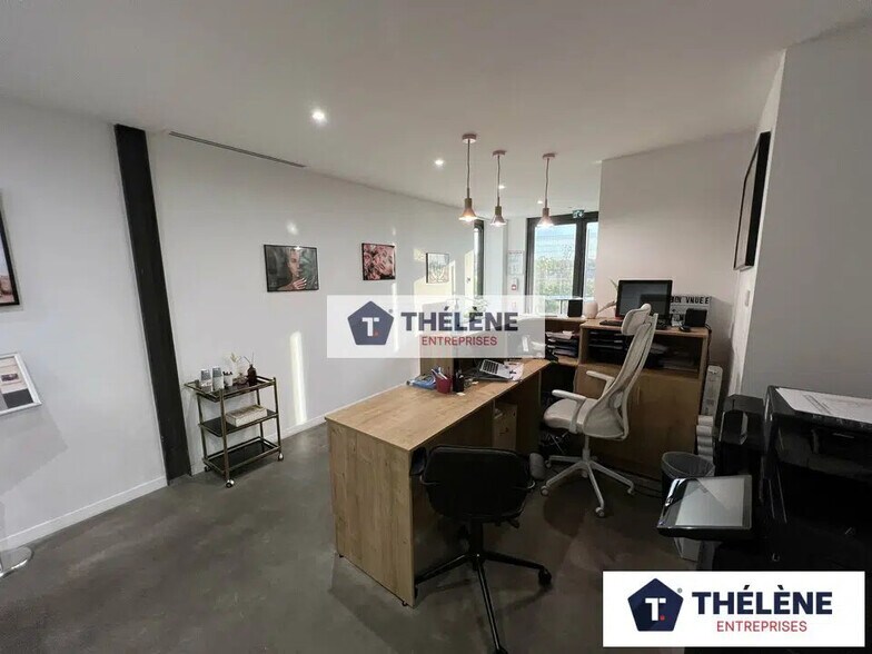 Office in Mauguio for sale - Interior Photo - Image 2 of 12