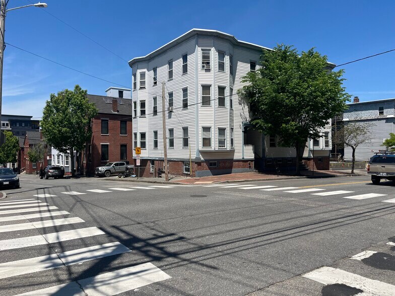 263, 267 & 273 Cumberland Avenue portefeuille de 3 propriétés à vendre sur LoopNet.ca - Photo du bâtiment - Image 2 de 3