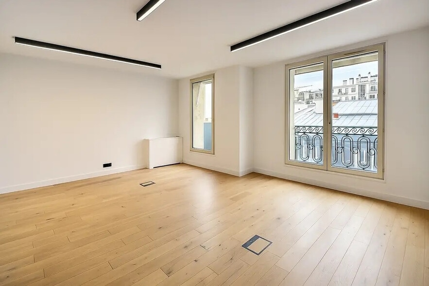 Office in Paris for lease - Interior Photo - Image 3 of 12