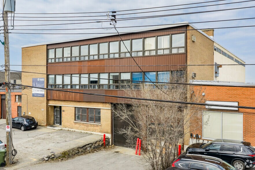 5565-5571 Paré Rue, Mt Royal, QC à louer - Photo du bâtiment - Image 2 de 3