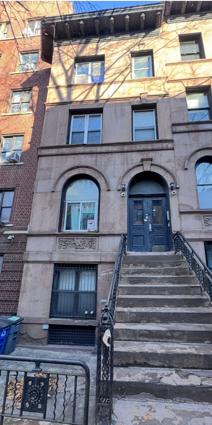 613 W 146th St, New York, NY à vendre Photo principale- Image 1 de 2