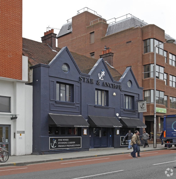 94 Uxbridge Rd, London for lease - Primary Photo - Image 1 of 2