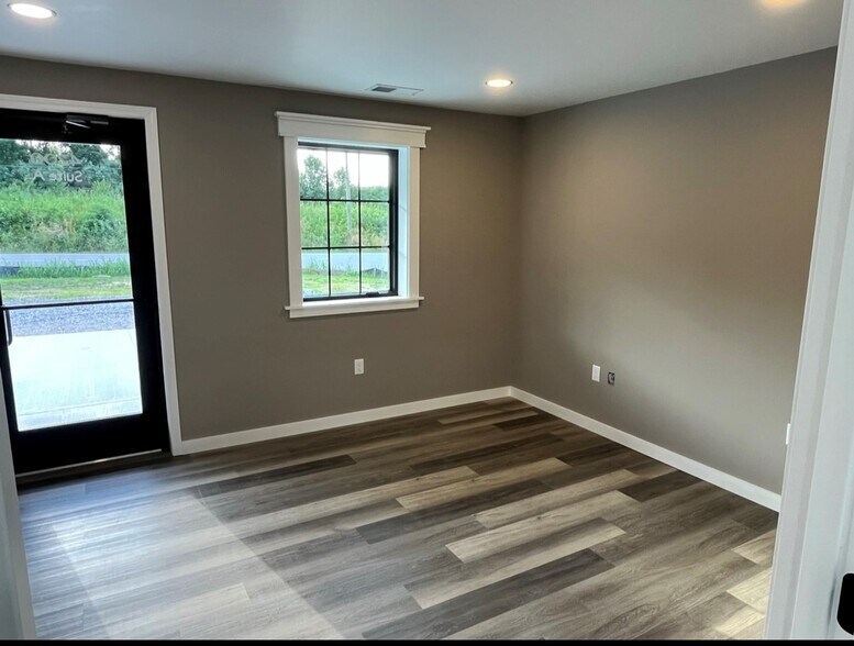 3139 N Westbury Village Dr, Bloomington, IN for sale - Building Photo - Image 3 of 10