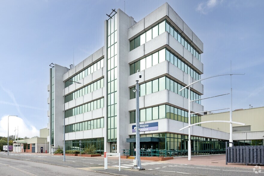 Fenton Way, Basildon à louer - Photo du bâtiment - Image 2 de 9