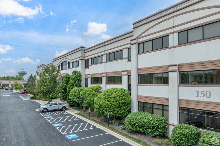 150 Harvester Dr, Burr Ridge, IL for lease - Building Photo - Image 2 of 11