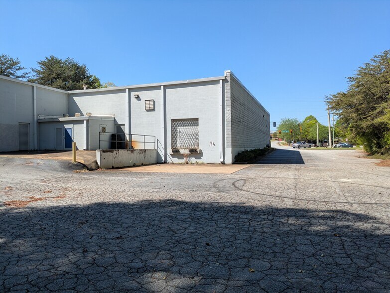 406 Pleasant Hill Rd NW, Lilburn, GA à vendre - Photo du bâtiment - Image 3 de 4