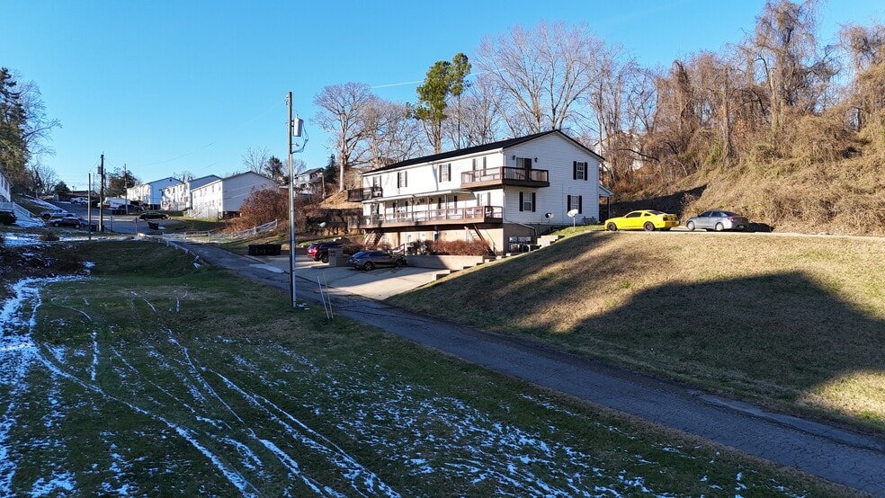 751 Hunt St, Ashland, KY à vendre - Photo principale - Image 1 de 41