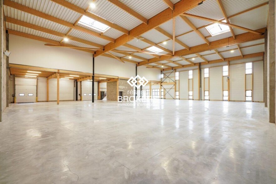 Industrial in Avignon for lease - Building Photo - Image 1 of 5