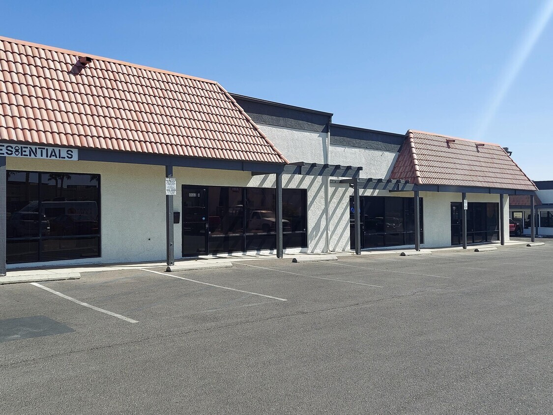 4460 W Reno Ave, Las Vegas, NV for lease Primary Photo- Image 1 of 9