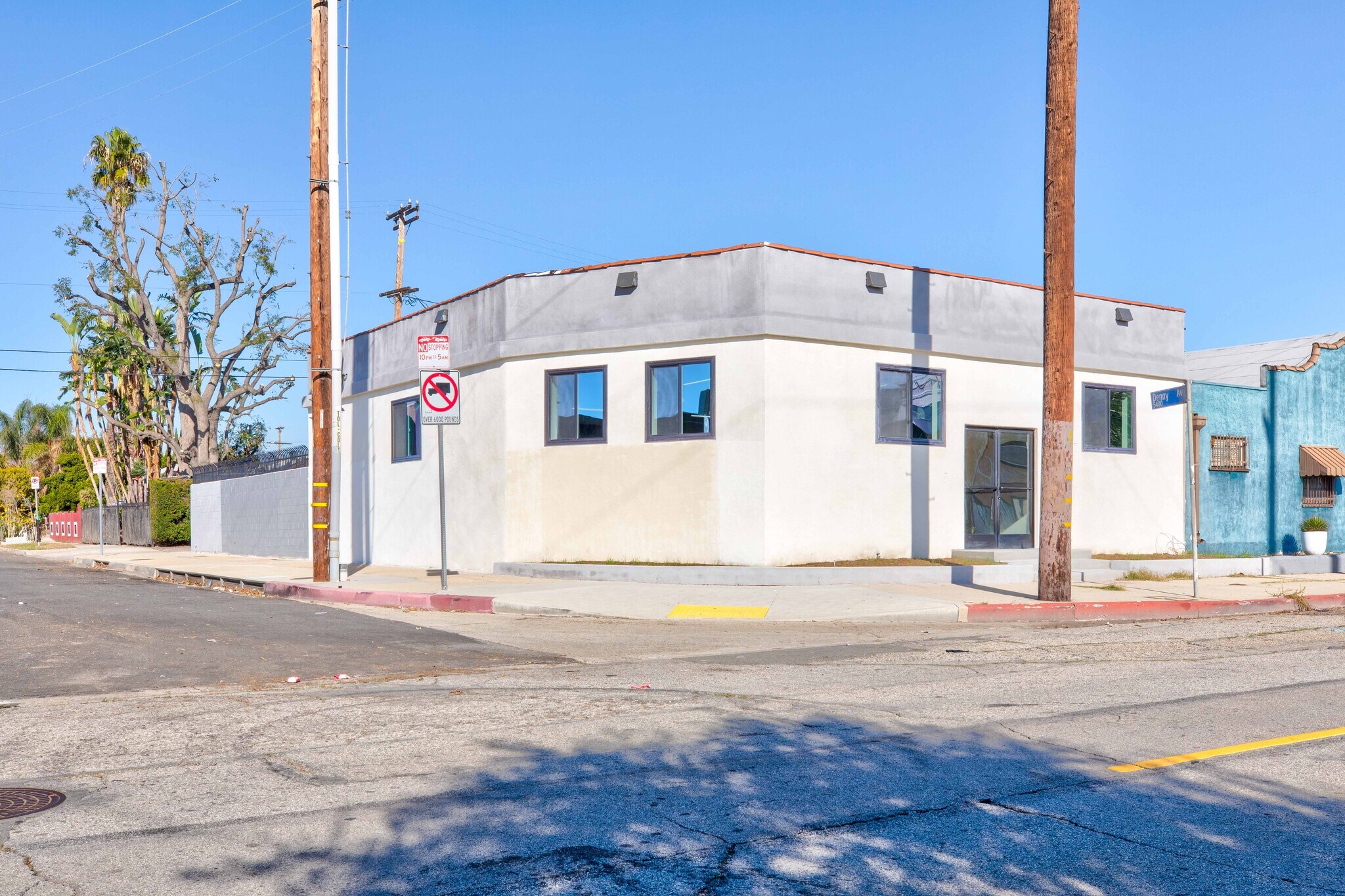 10721 Chandler Blvd, North Hollywood, CA à louer Photo du bâtiment- Image 1 de 16