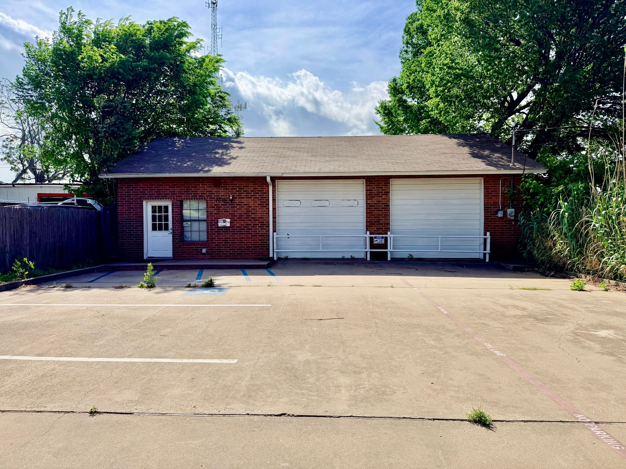 730 Wainwright St, Denton, TX for lease Building Photo- Image 1 of 15