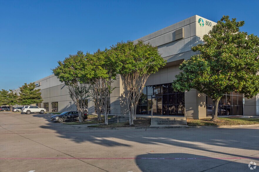 800 Industrial Blvd, Grapevine, TX à louer - Photo du b timent - Image 1 de 6